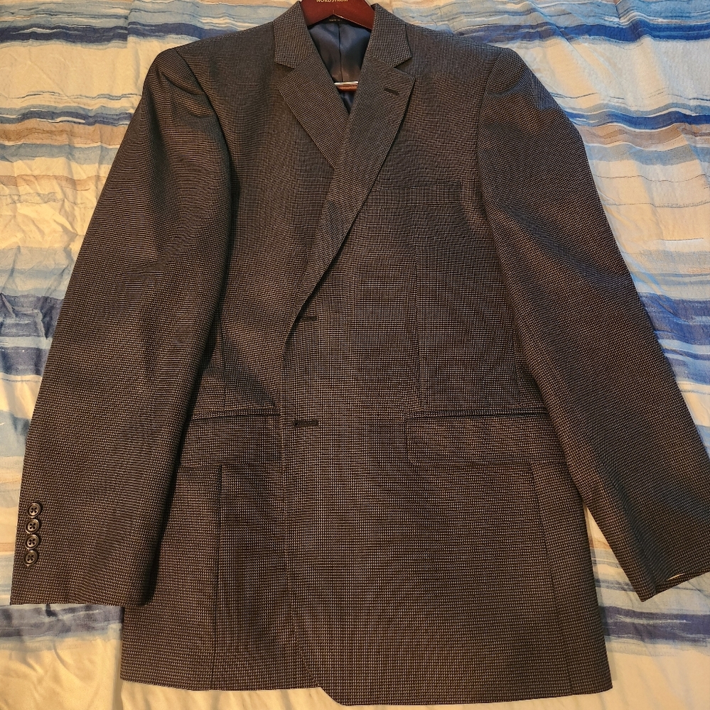 Gray Sport Coat with Classic Lapel Design